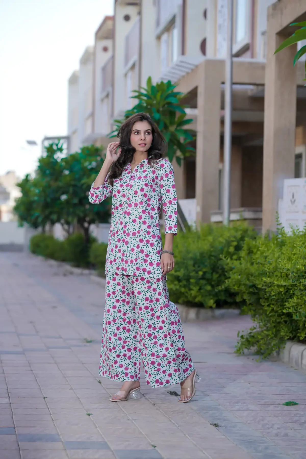 White Flower Print Cotton Kurti Plaazo - Image 3